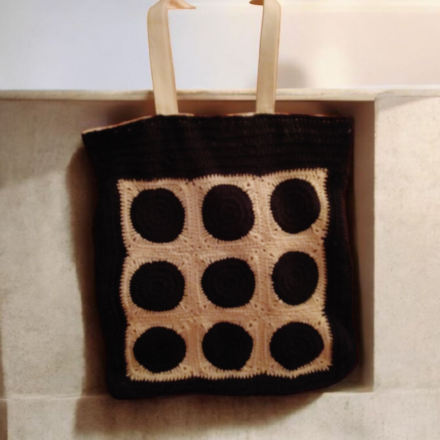 Black and beige crochet circular Eco-Tote.